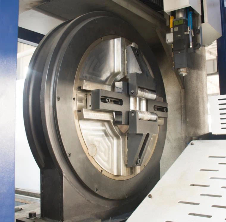 Hydraulic or pneumatic high precision fast chuck