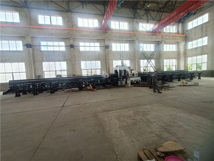 2000W Pipe Laser Cutting Machine