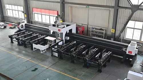 3 Chuck Tube Laser Cutting Machine