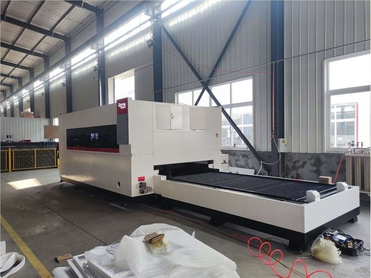 Full Protective Cover Double Exchange Work Table Metal Sheet Fiber Laser Cutting Machine