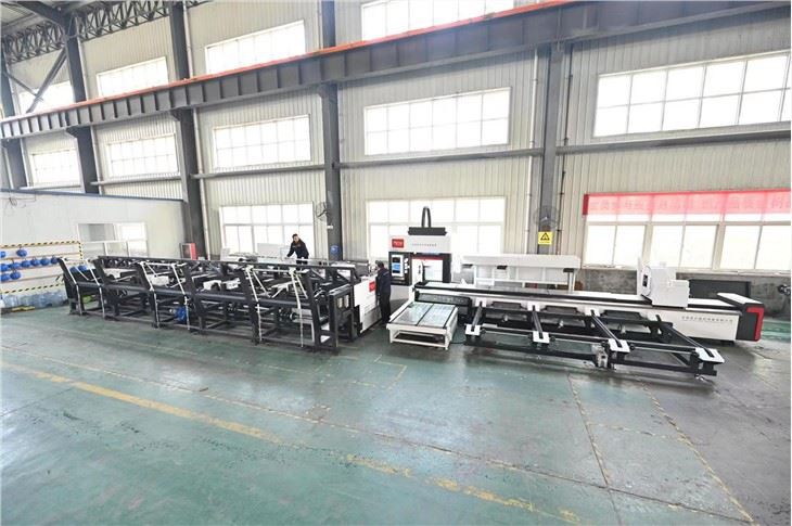 Three-Chuck Pipe Fiber Laser Cutting Machine